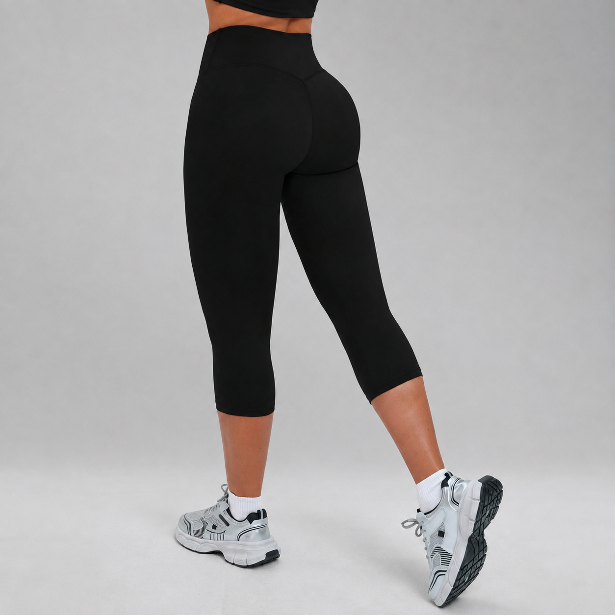 Casual Slim Fit Cropped Sports Leggings For Women