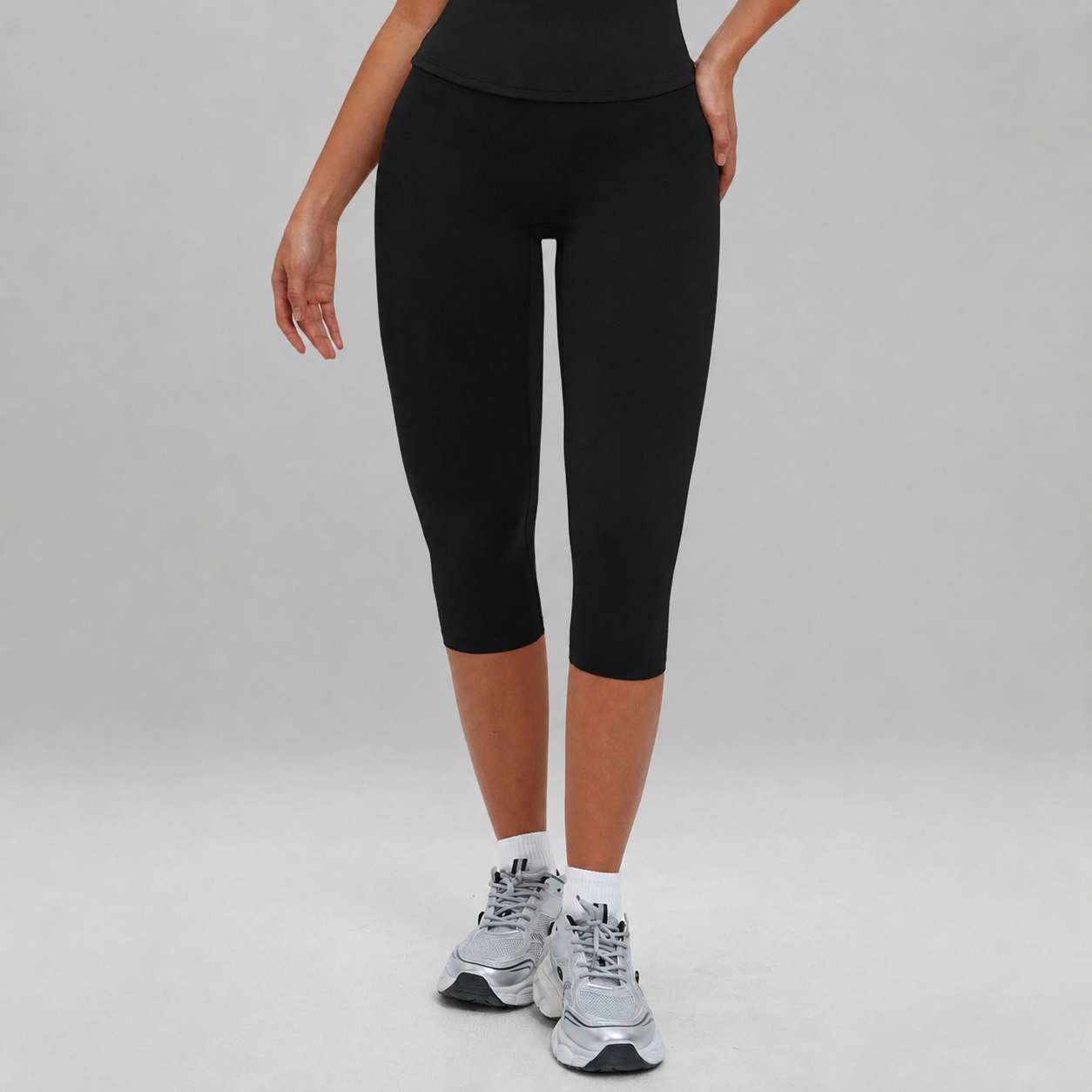 Casual Slim Fit Cropped Sports Leggings For Women