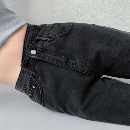 Women's Wide-Legged Mom Jeans-Legletic