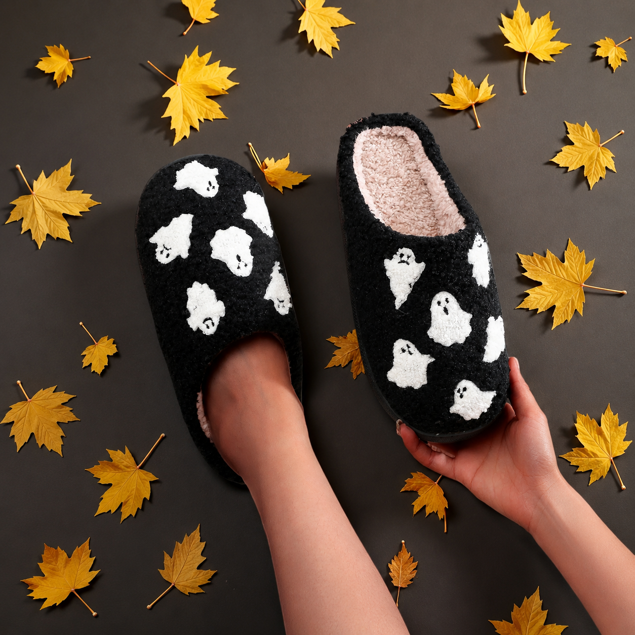  Halloween Themed Casual Flat Plush Slippers For Women