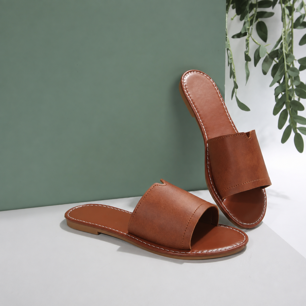 Casual Flat Slide Sandals with Slip Resistant Sole for Women