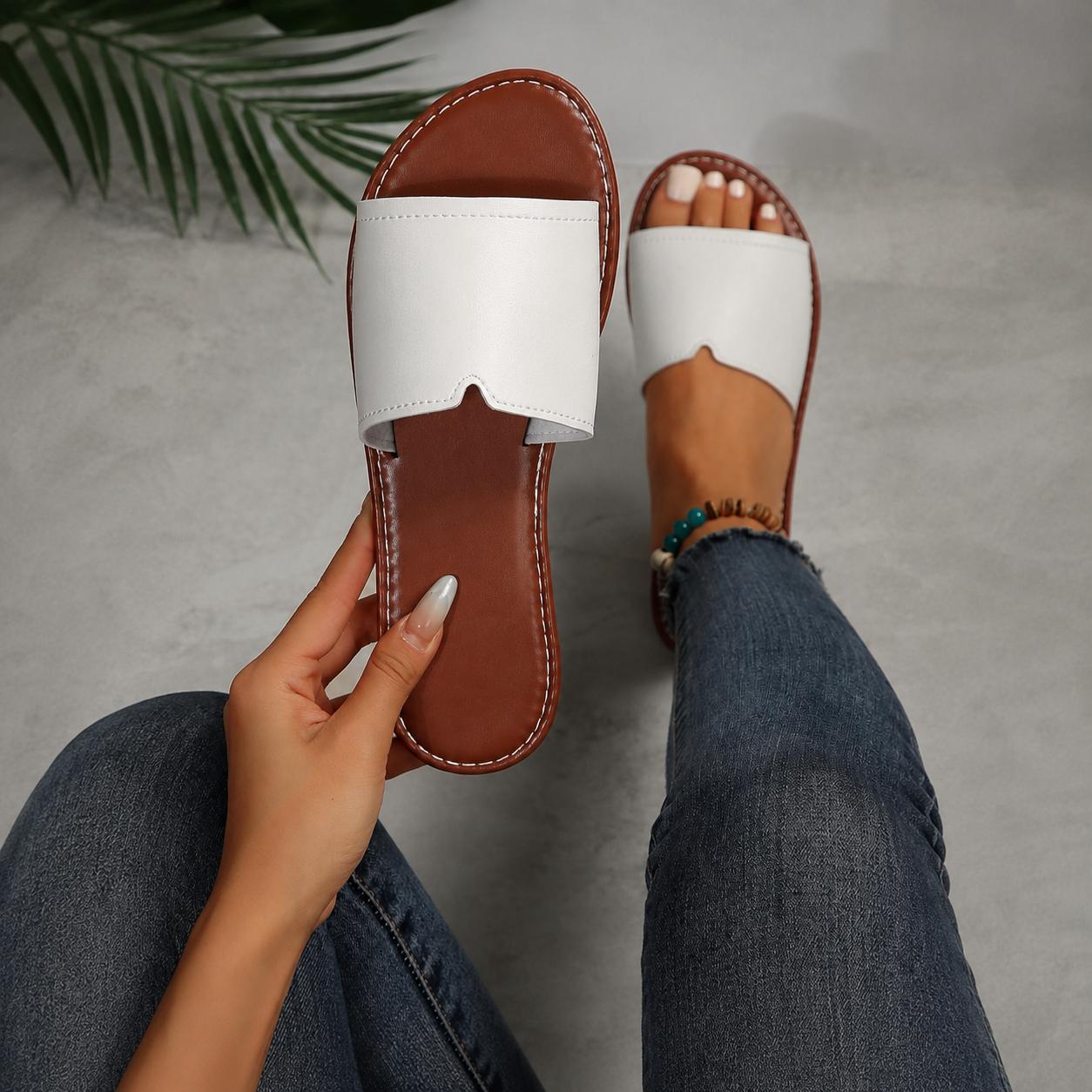 Casual Flat Slide Sandals with Slip Resistant Sole for Women