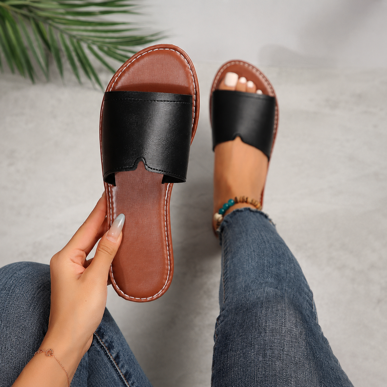 Casual Flat Slide Sandals with Slip Resistant Sole for Women