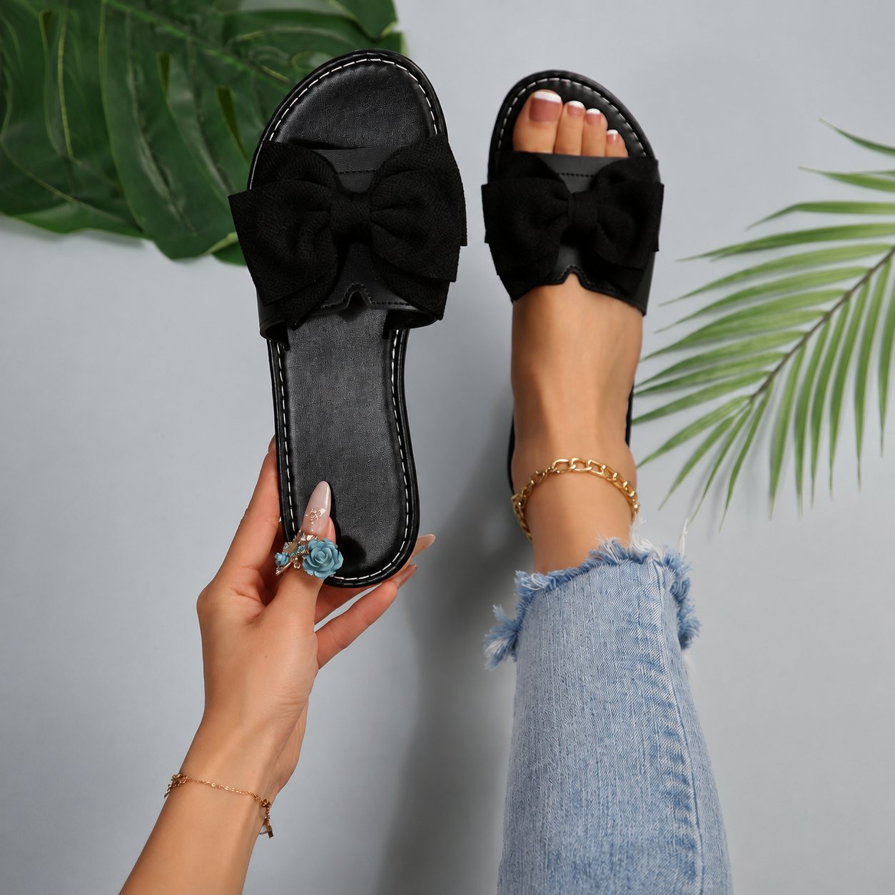 Casual Flat Slide Sandals with Slip Resistant Sole for Women