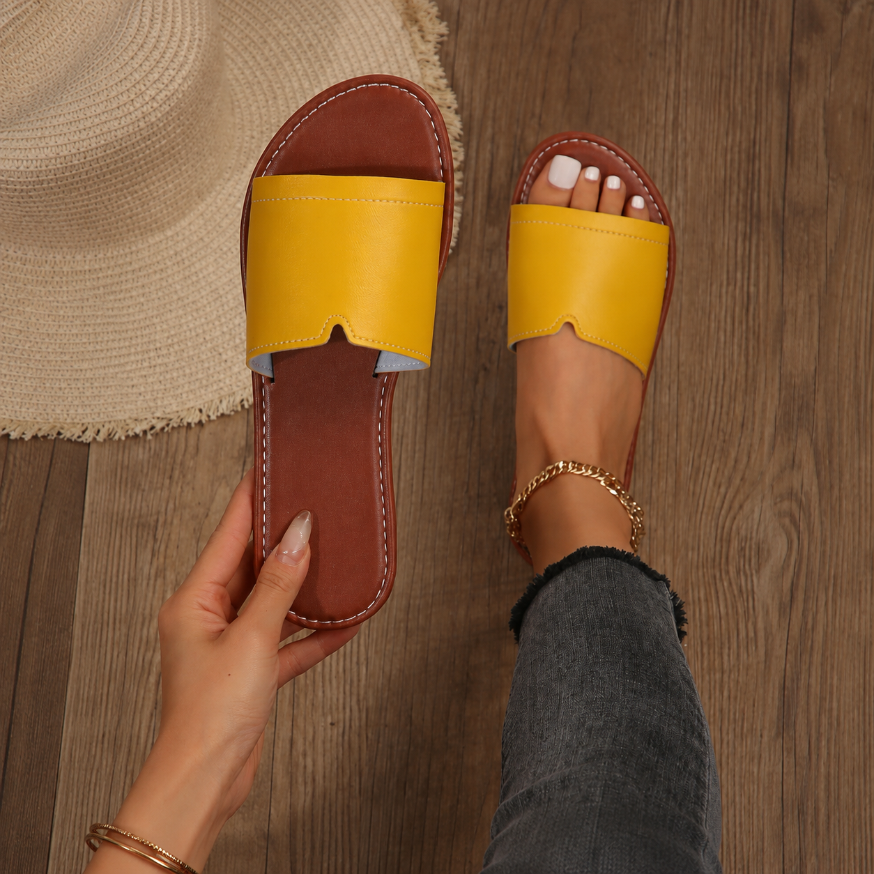 Casual Flat Slide Sandals with Slip Resistant Sole for Women