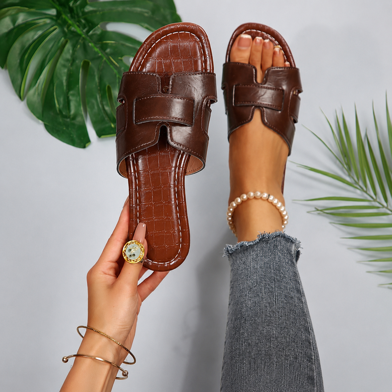 Summer Lightweight Mule Sandals with Slip On Flat Sole for Women