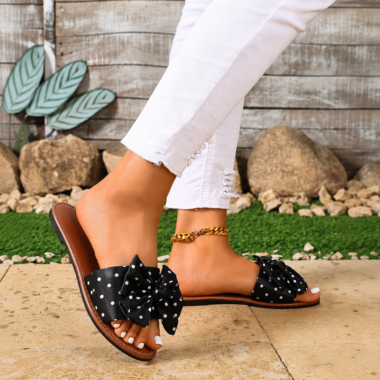 Summer Beach Bow Flat Slip On Sandals with Lightweight Casual Design for Women