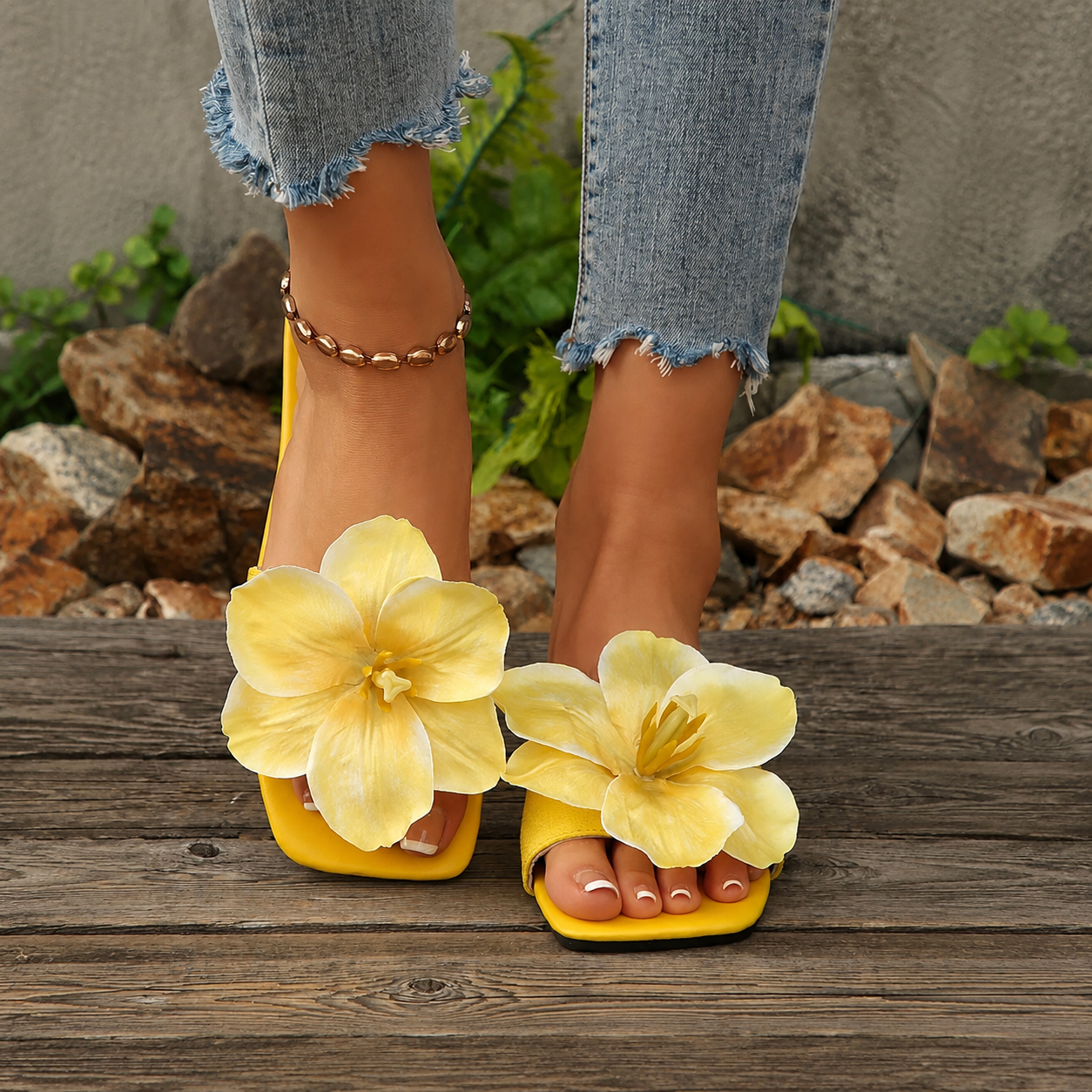 Floral Decor Strap Flat Sandals For Summer