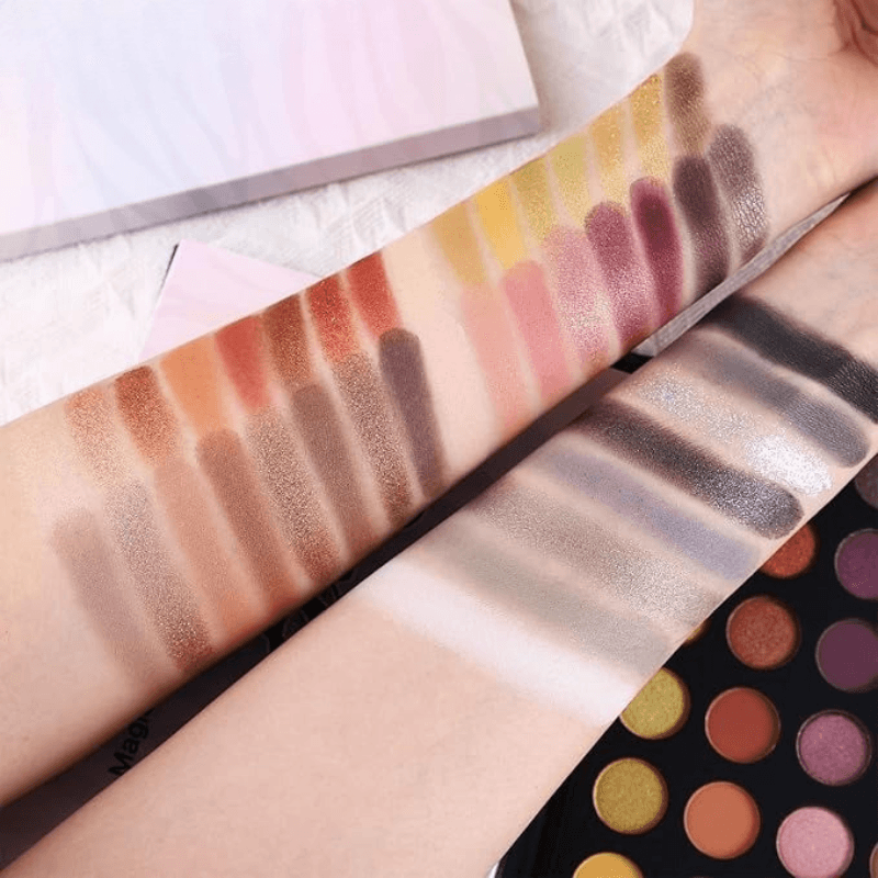 Neutral Smokey Eyeshadow Palette With 40 Pigmented Shades-My Makeup Brushset