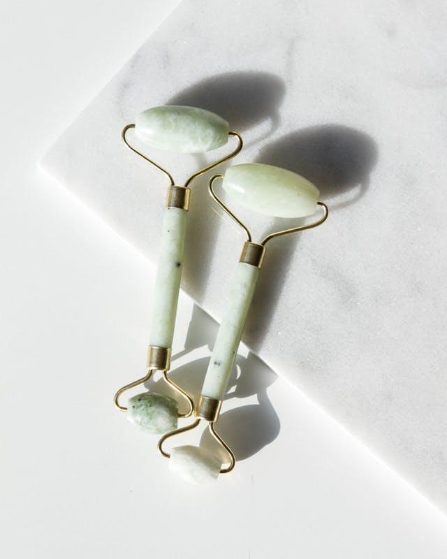 Jade Face Roller – Skin Revitalizing and Relaxing Massage Tool-My Makeup Brushset