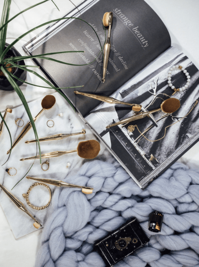 10 Piece Metallic Oval Brush – Flawless Gold Makeup Application-My Makeup Brushset