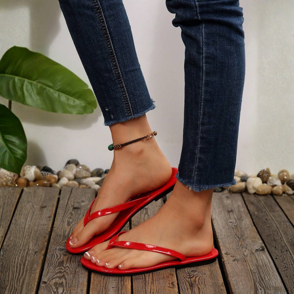 Solid Colored Casual Flat Flip Flop Sandals For Women