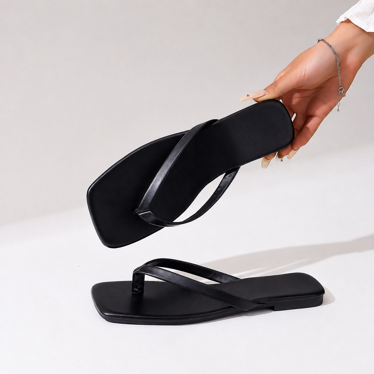 Solid Colored Lightweight Flat Flip Flops For Women