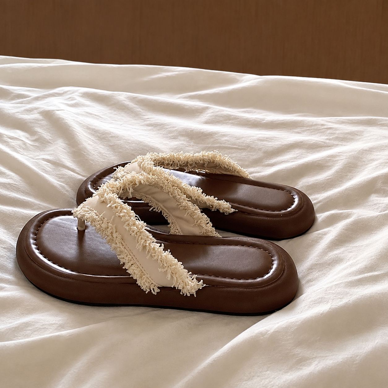 Fashionable Frayed Strap Casual Flat Sandals For Women