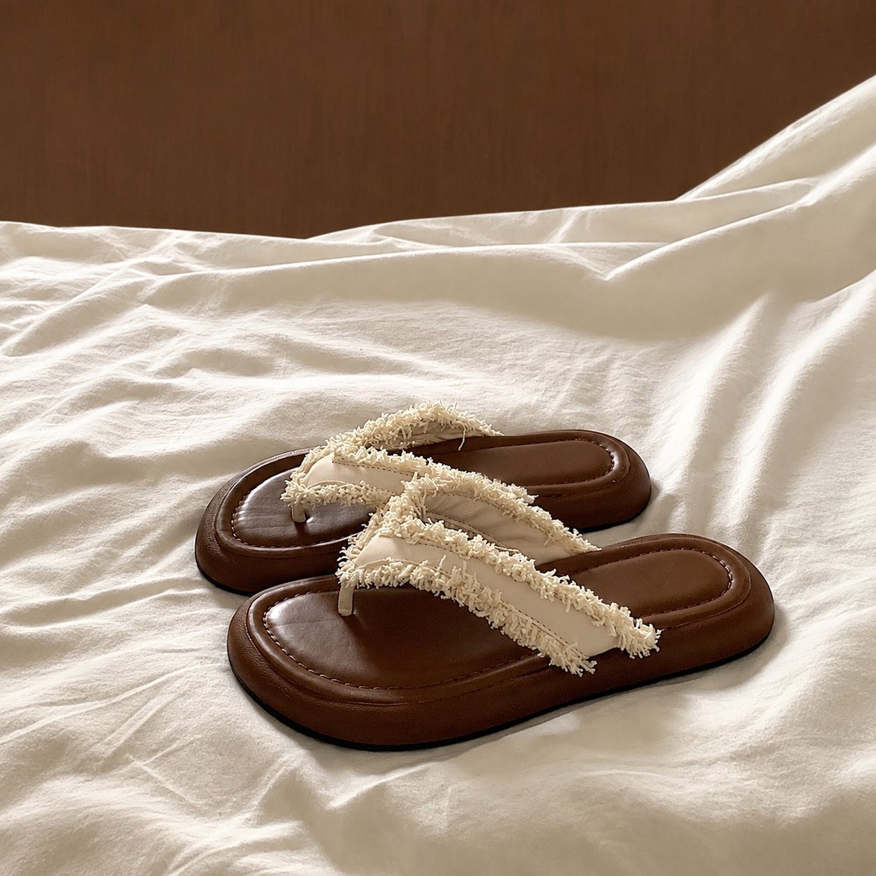 Fashionable Frayed Strap Casual Flat Sandals For Women