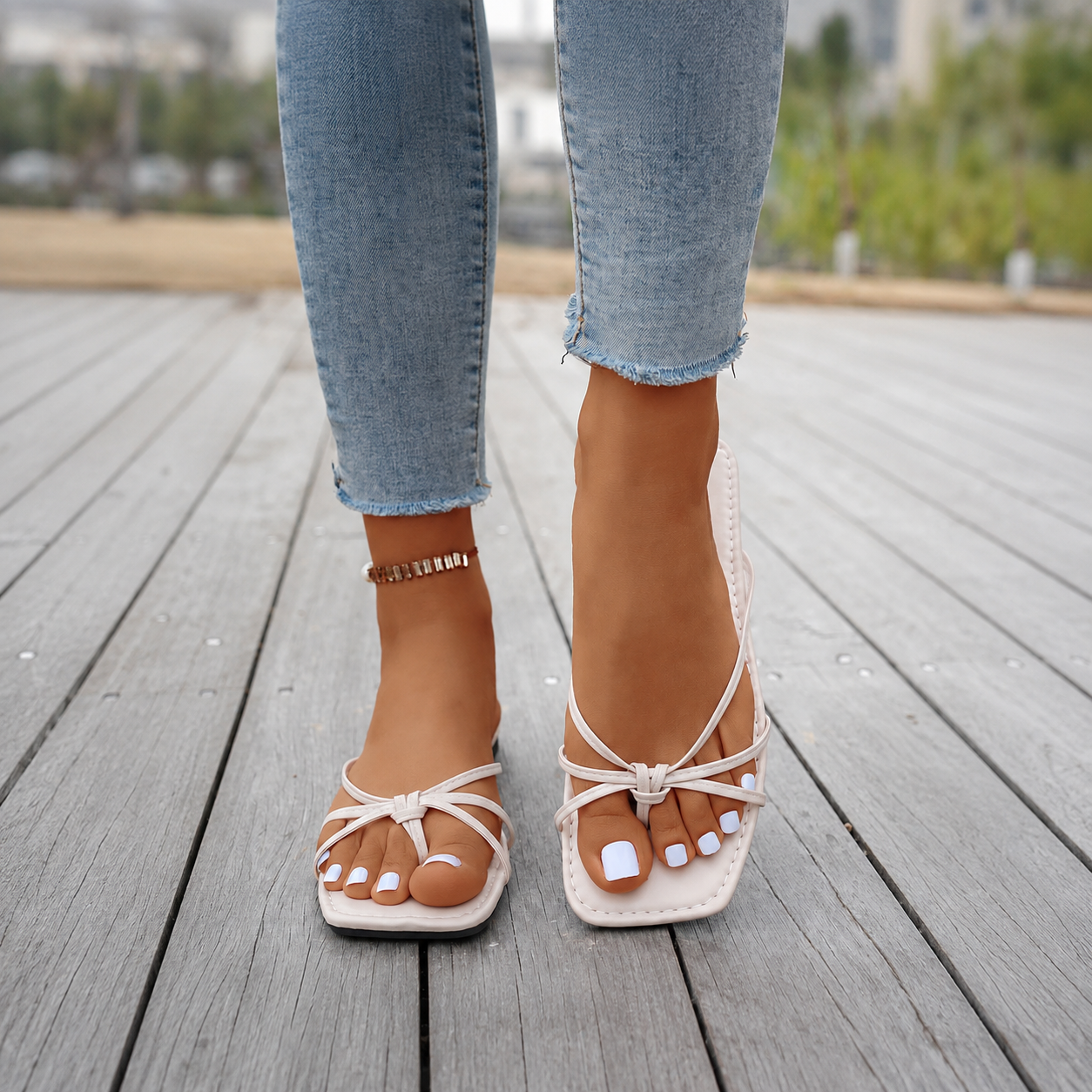 Minimalist Criss Cross Thong Flat Sandals For Women