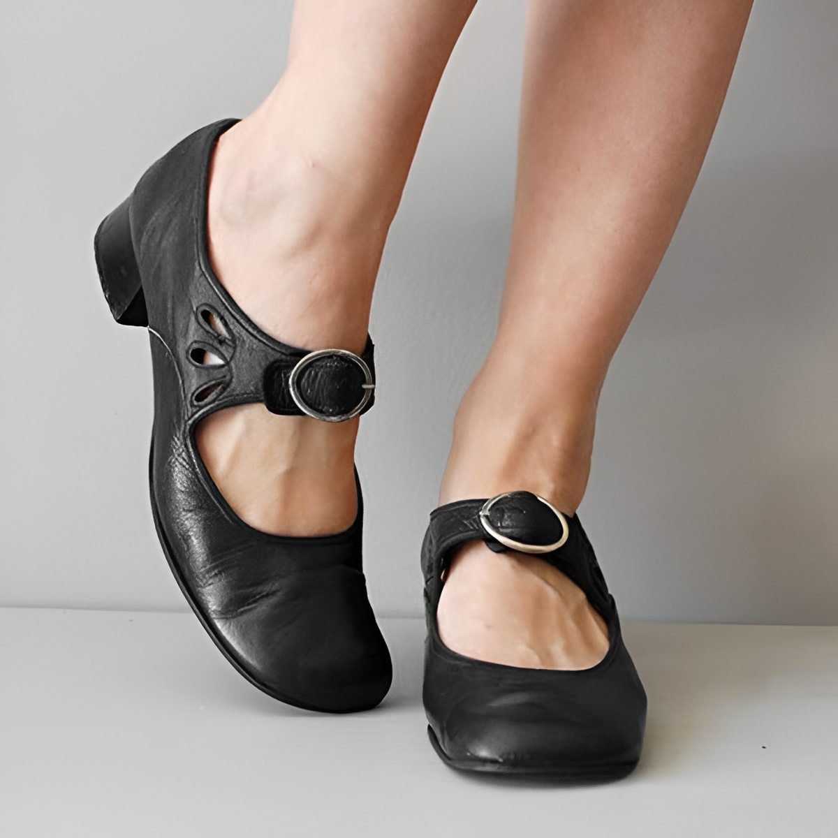 Vintage Buckle Sandals With Adjustable Strap And Rubber Outsole