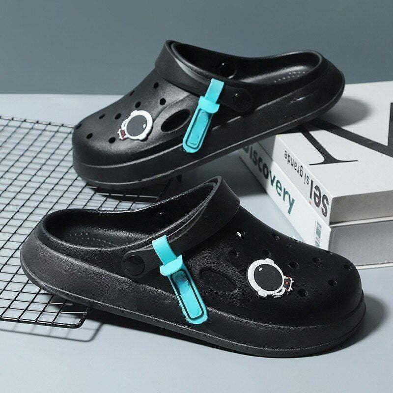 Cartoon Patterned Slippers