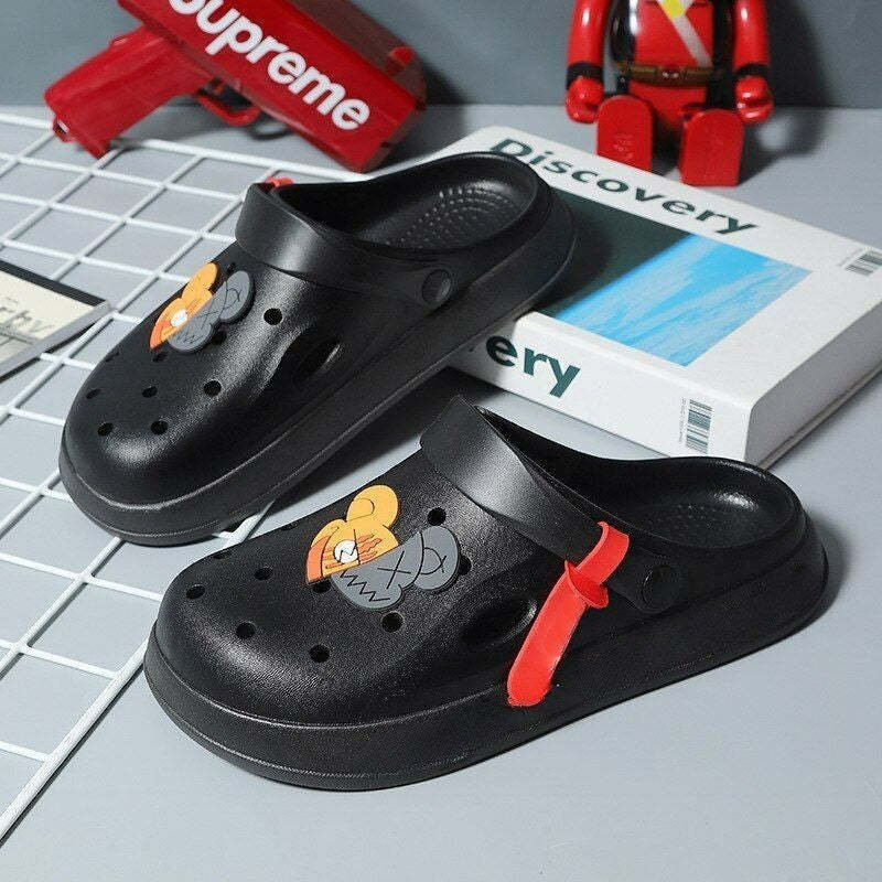 Cartoon Patterned Slippers