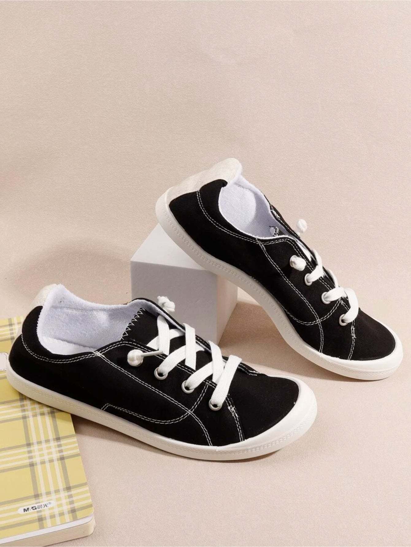 Front Lace Up Casual Canvas Shoes