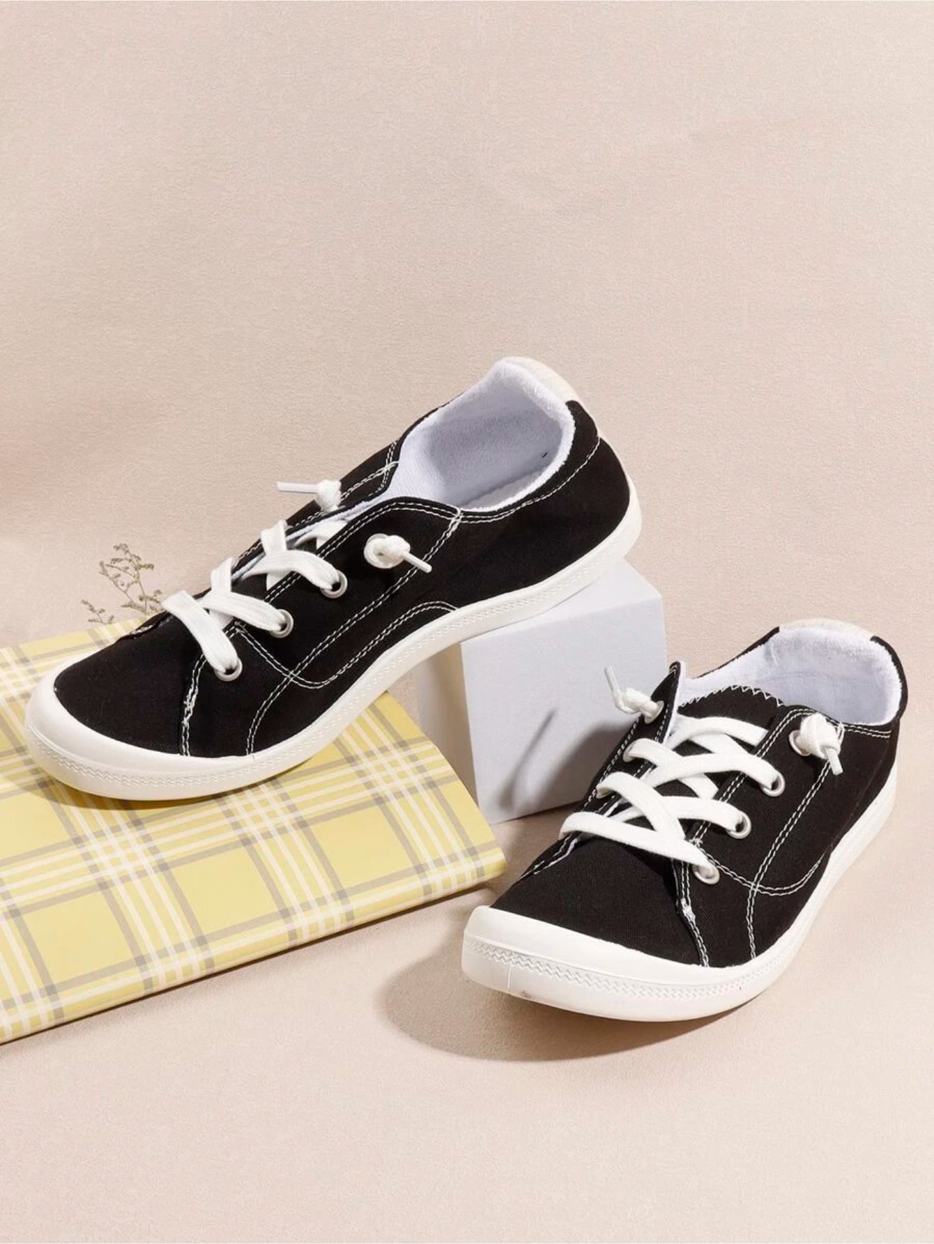 Front Lace Up Casual Canvas Shoes