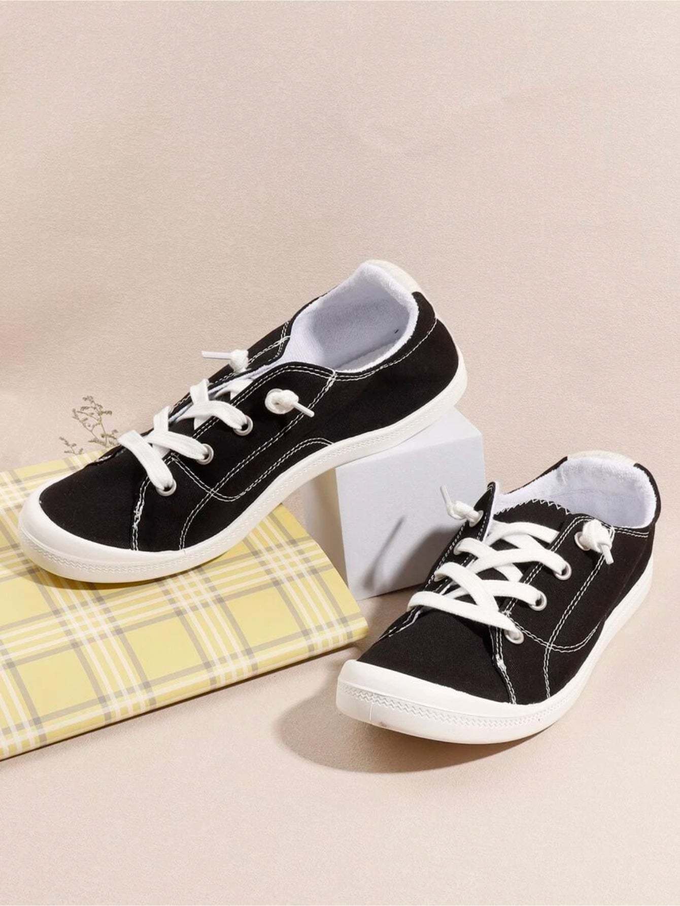 Front Lace Up Casual Canvas Shoes
