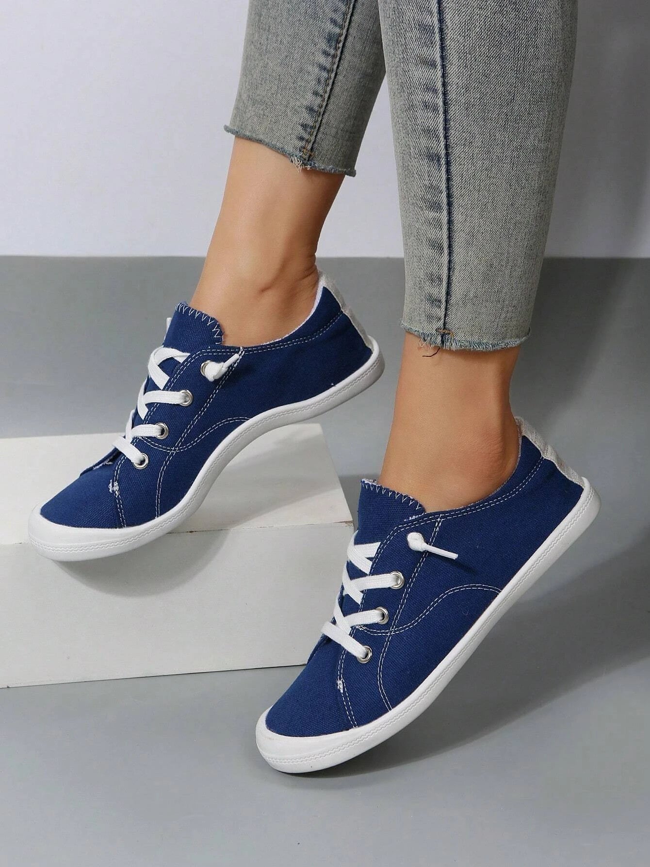 Front Lace Up Casual Canvas Shoes