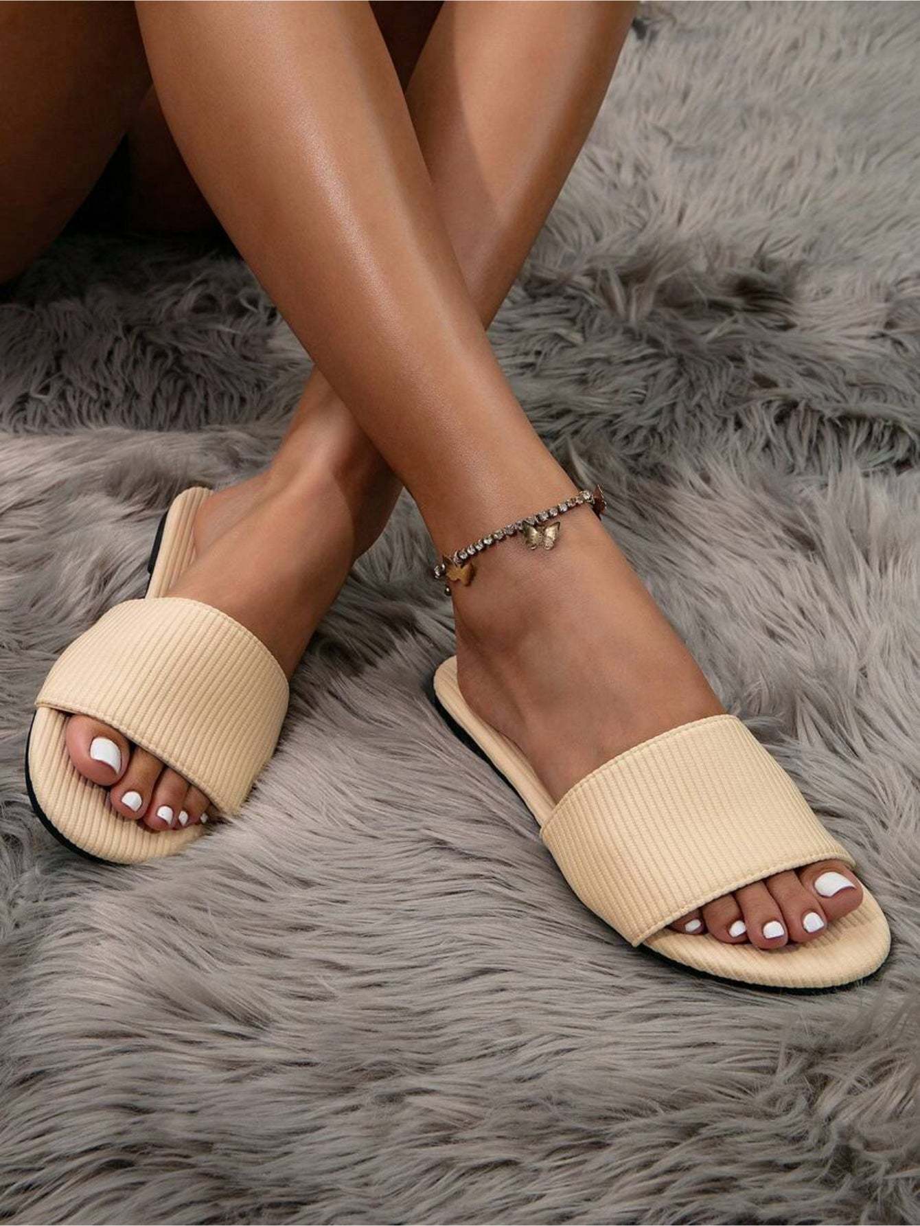 Minimalist Single Band Slides