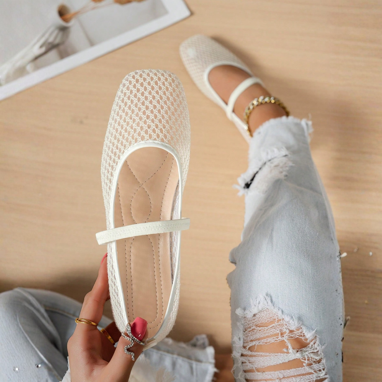 Casual Hollow Mesh Flat Ballet Shoes For Women in White - Sole Detail