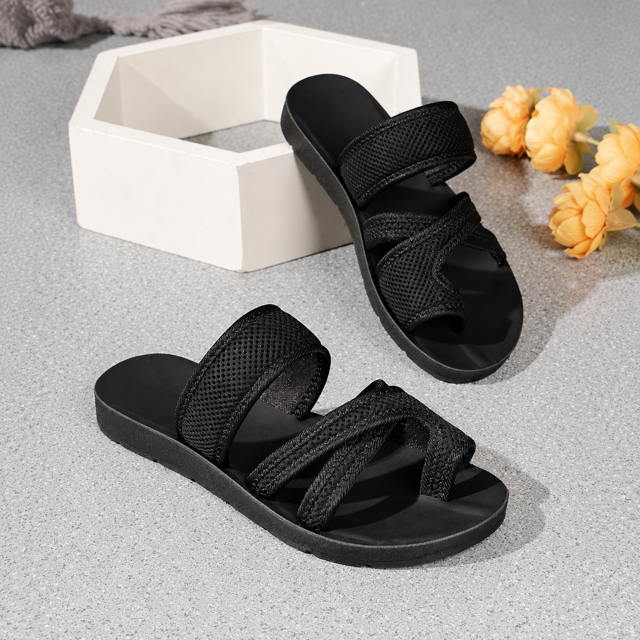 Plain Slip On Flat Sandals for Beach Party and Daily Wear for Women