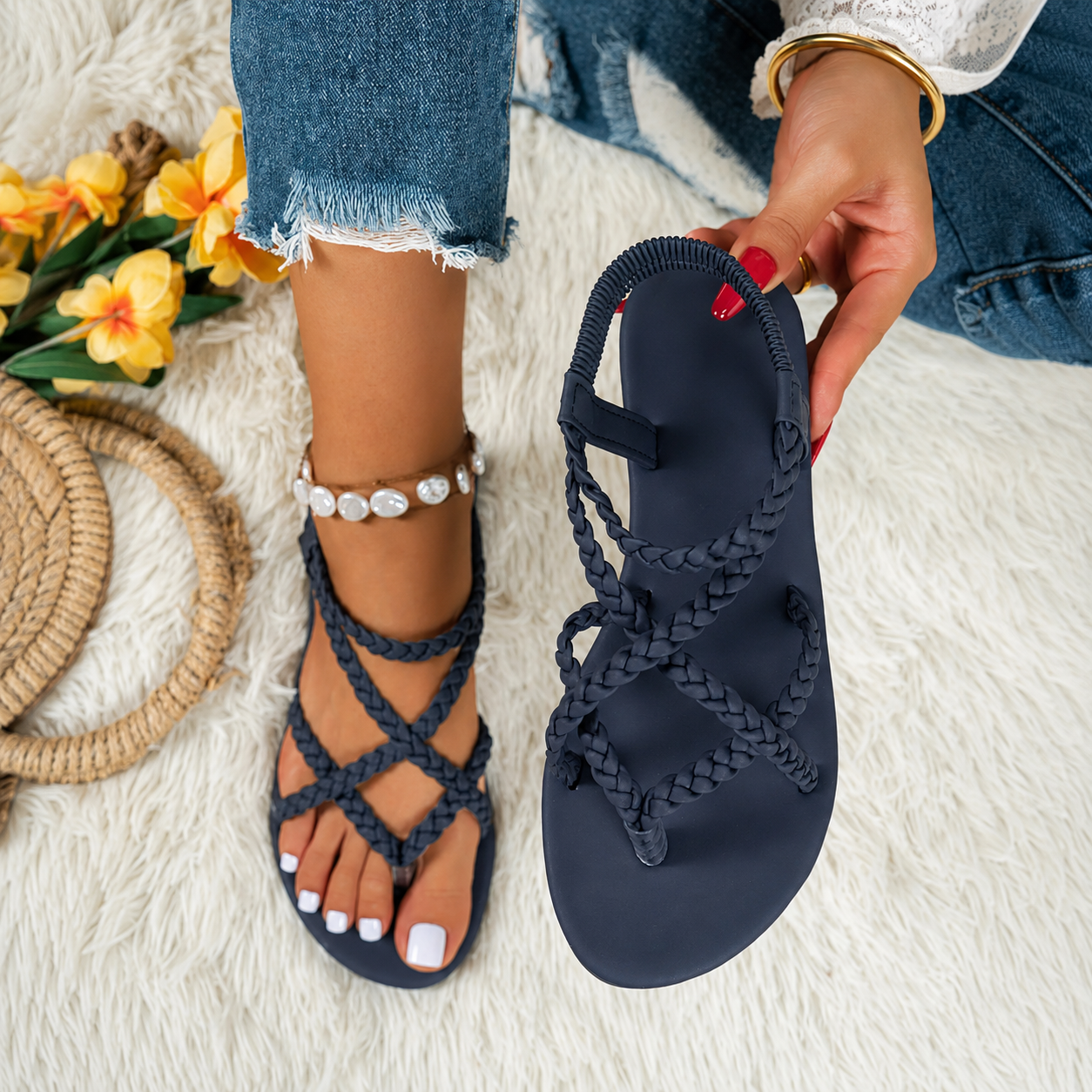 Cross Strap Flat Sandals for Casual Summer Wear for Women