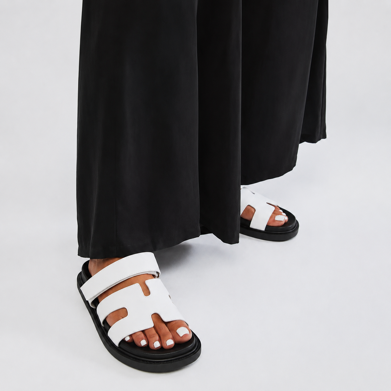 Wide Strap Flat Slide Sandals for Casual Summer Wear for Women
