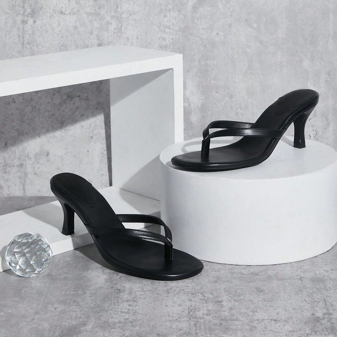 Stylish Thong Strap Kitten Style Mid Height Slip On Sandals For Daily Wear in White - Interior View