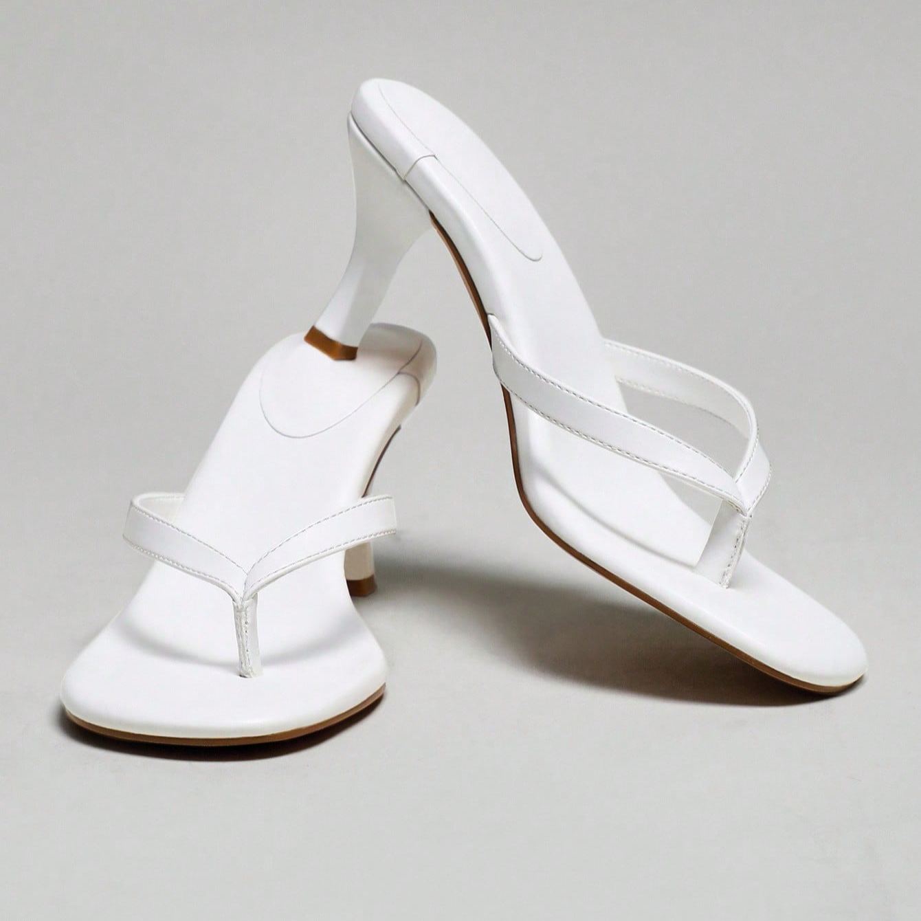 Stylish Thong Strap Kitten Style Mid Height Slip On Sandals For Daily Wear in Red - Material Close-Up