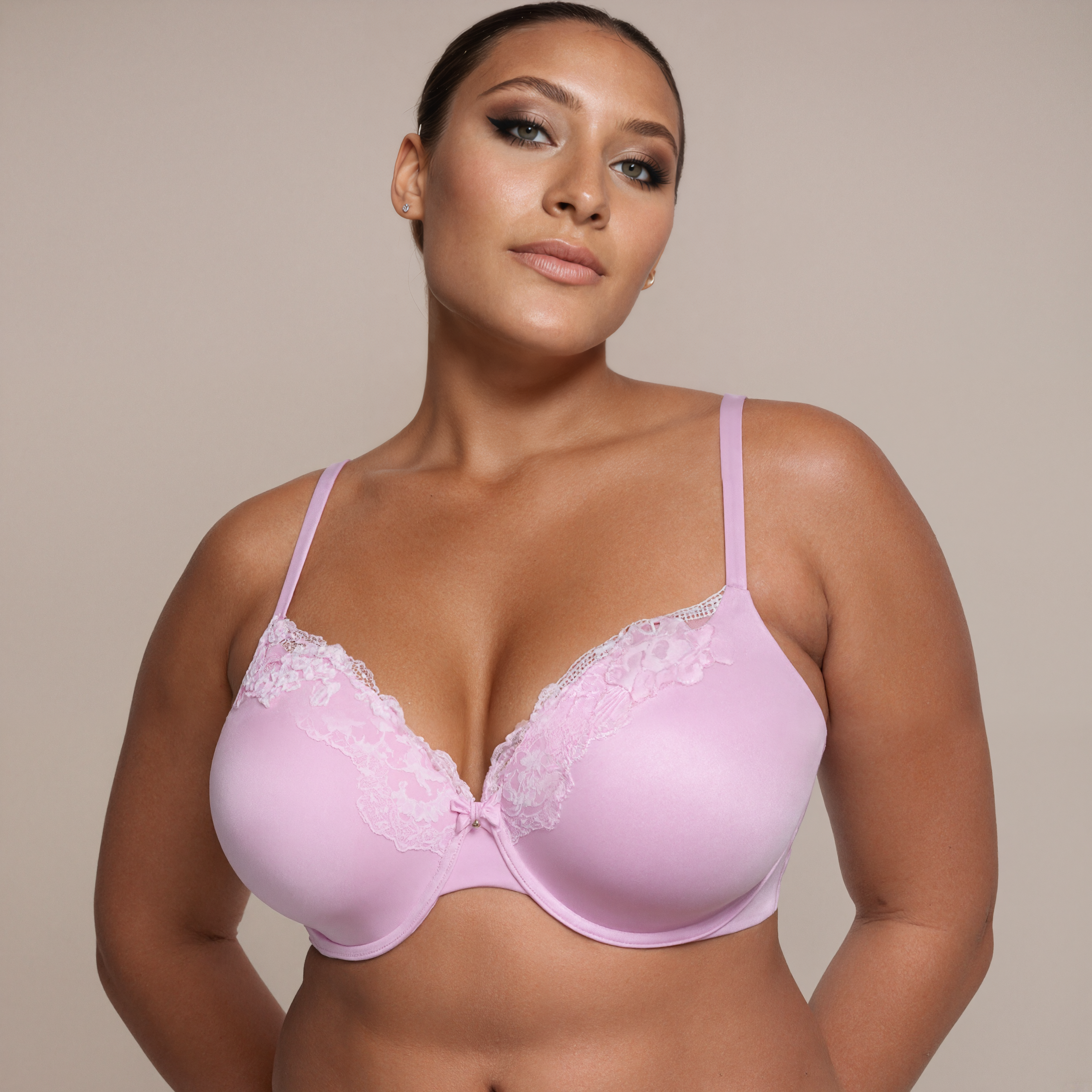 Lightly Lined Full Coverage Lace Trim Bra