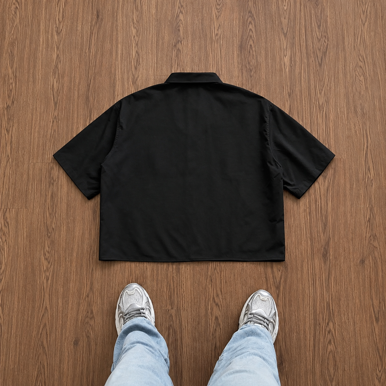 Box Fit Short Sleeve Collared Casual Shirt with Lightweight Fabric for Men