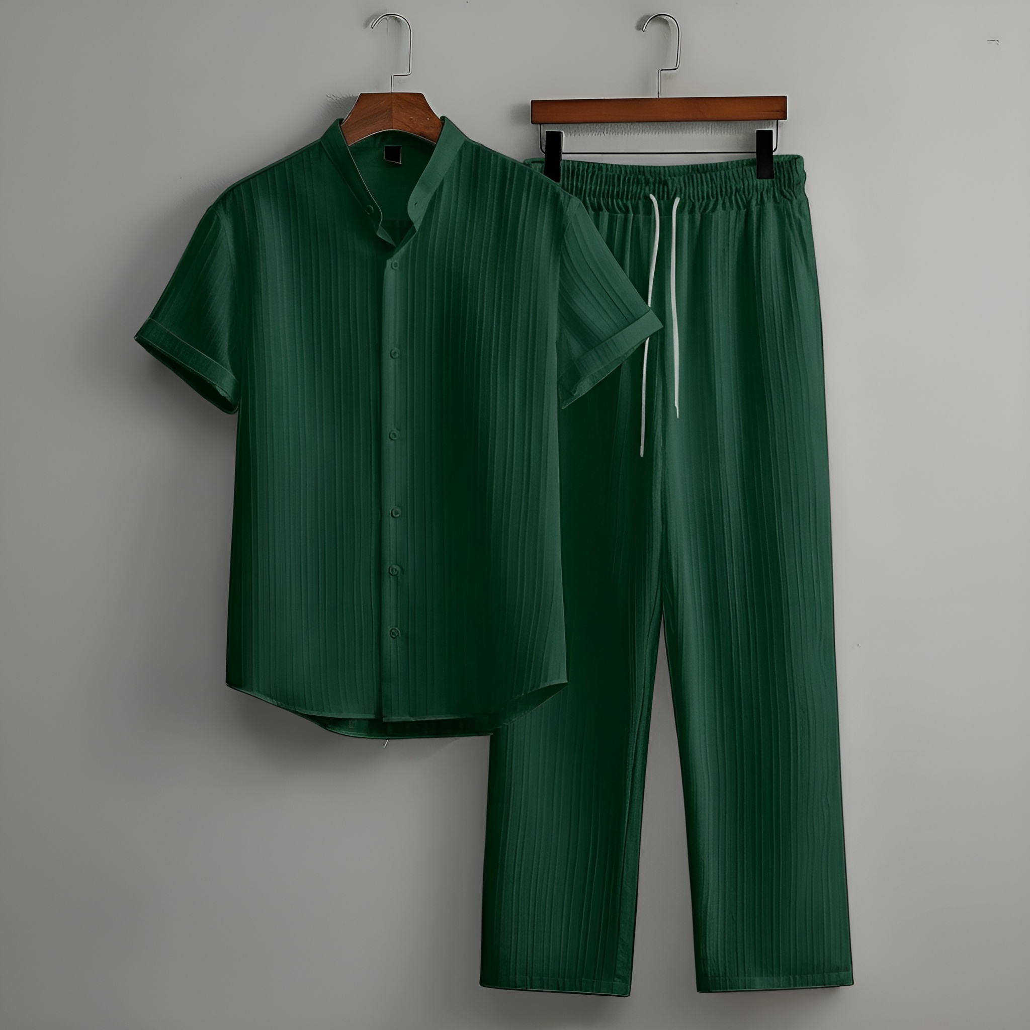 Short Sleeve Textured Shirt And Drawstring Pants Two Piece Set For Men