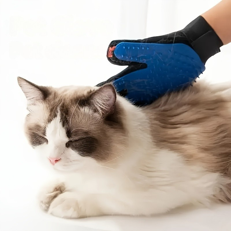 Pet Grooming Glove With Adjustable Strap For Easy Deshedding