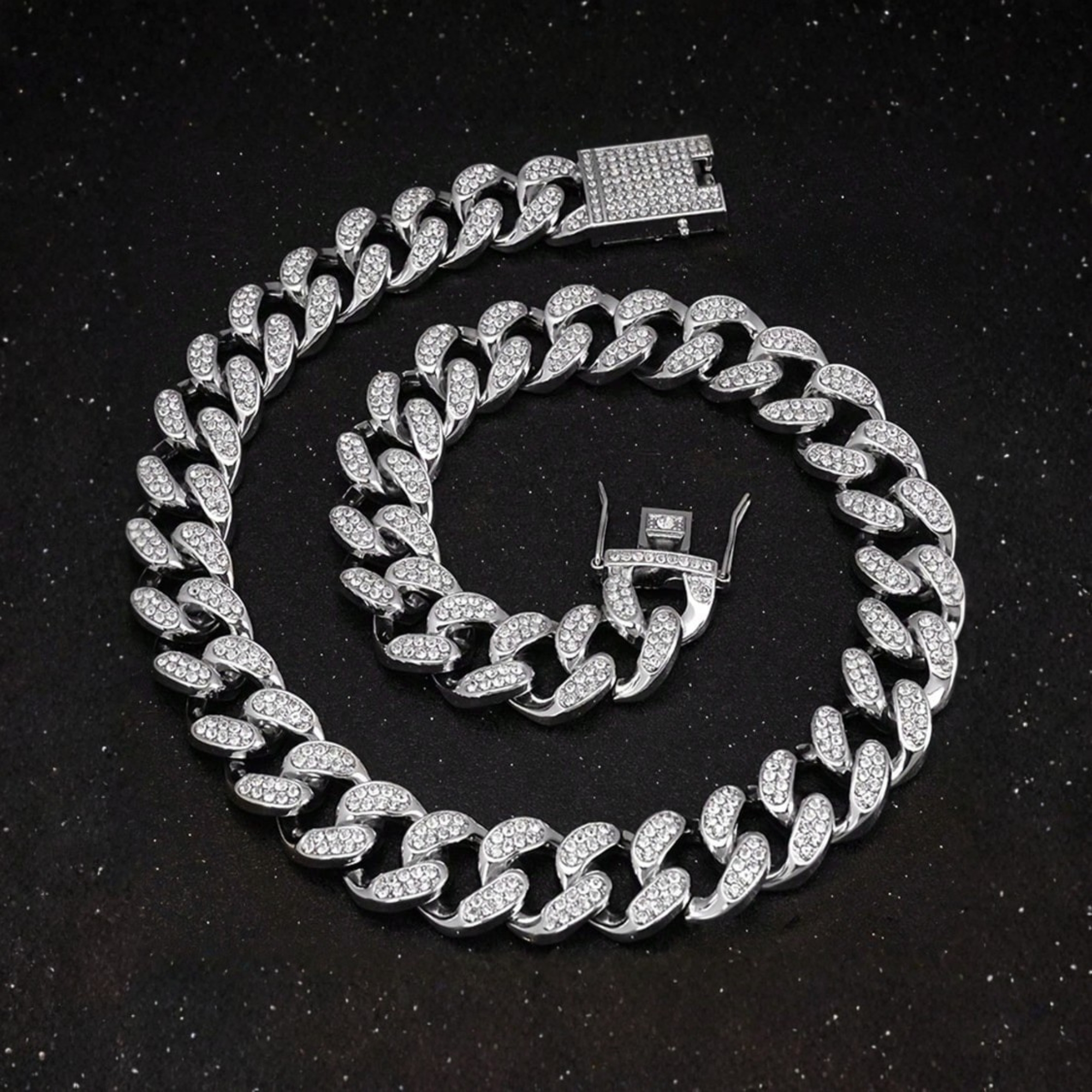 Diamond Encrusted With Stylish Design Pet Collar