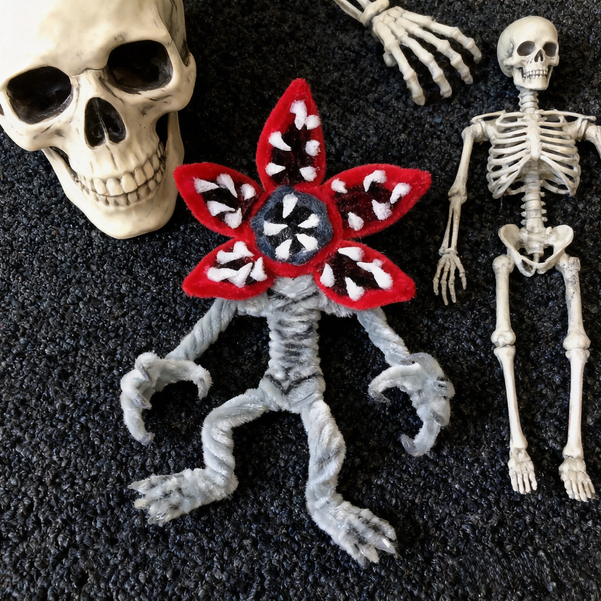 👹 DIY Pipe Cleaner Carnivorous Creature Kit