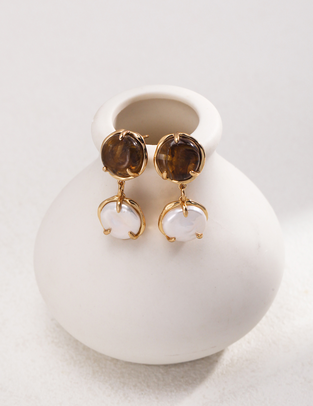 Autumn and winter coffee colored resin pearl earrings