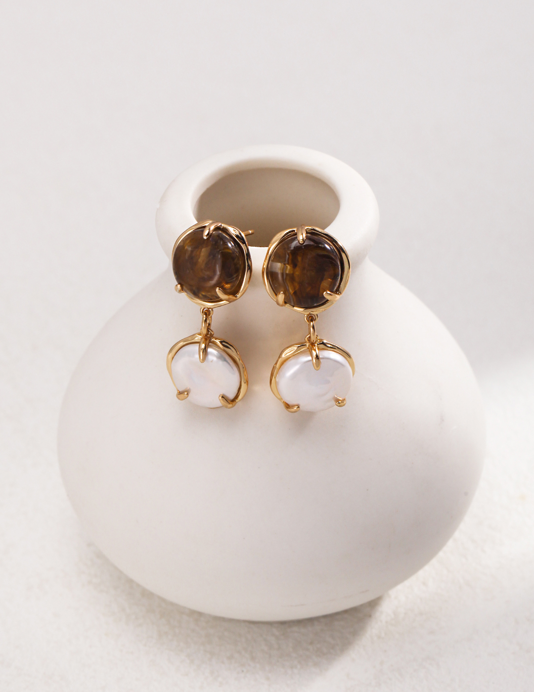 Autumn and winter coffee colored resin pearl earrings