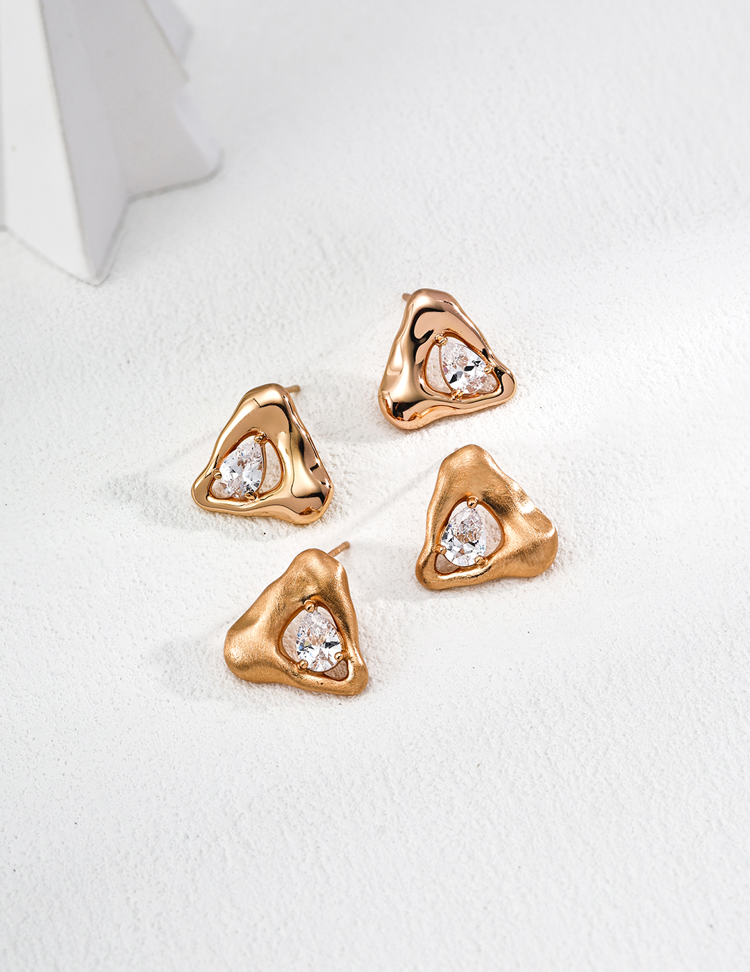Triangular zircon earrings