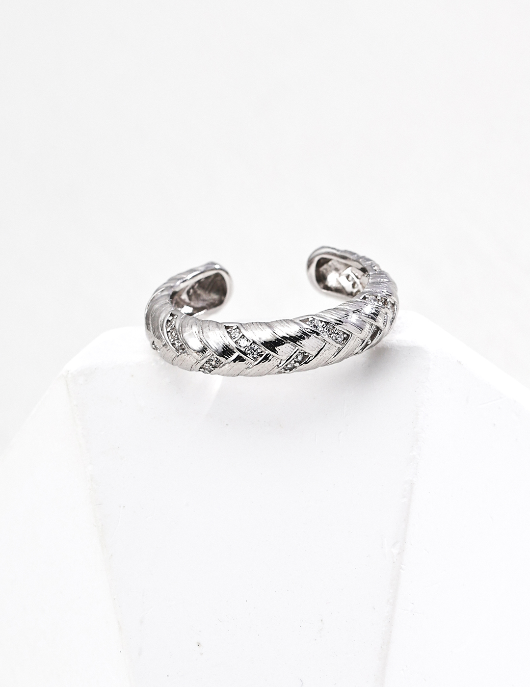 Retro Design Zircon Ring