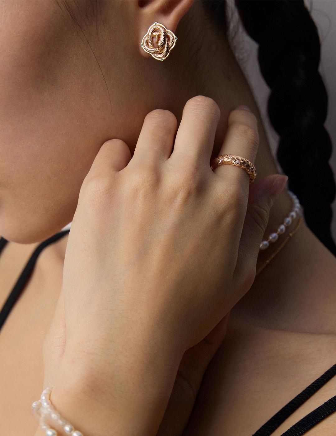 Retro Design Zircon Ring