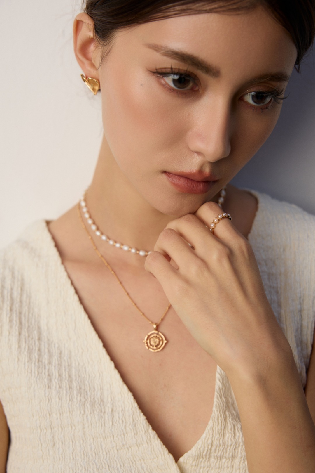 Design inspired heart-shaped earrings