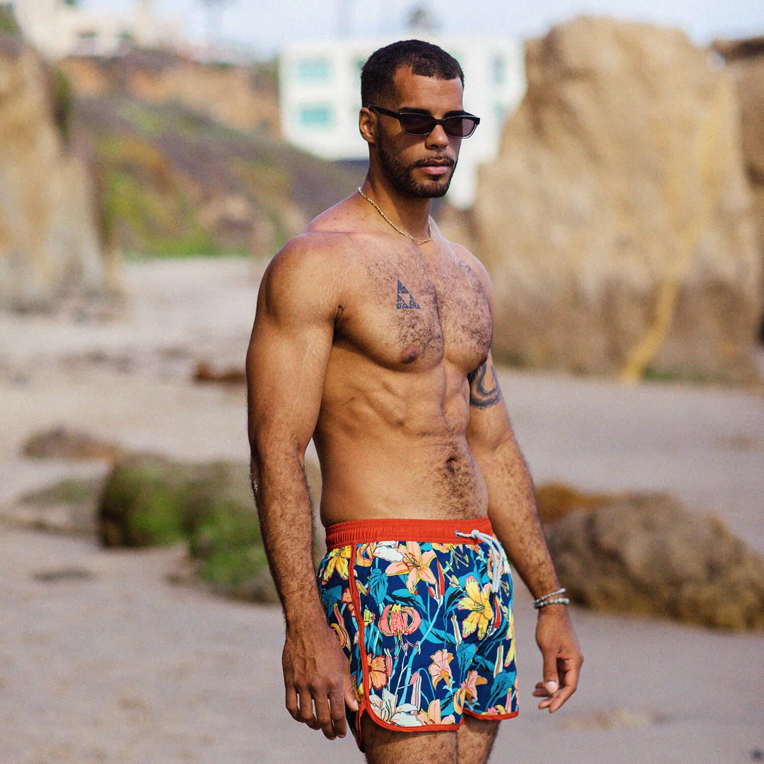 4.5 Inch Inseam Vintage Stretch Lily Bouquet Swim Trunks-VibeCloset