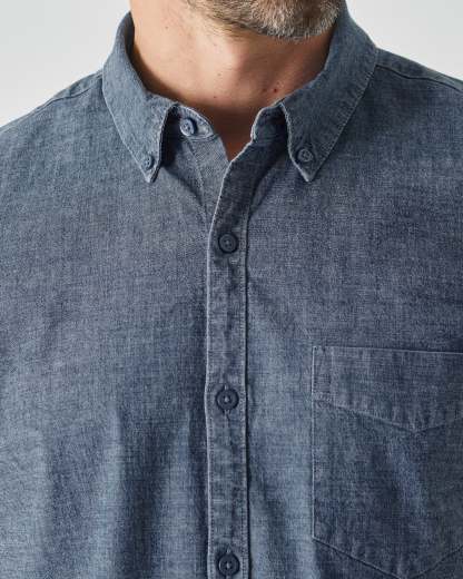 Medium Indigo Wash Short Sleeve Stretch Chambray Shirt-VibeCloset