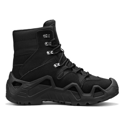 Waterproof, puncture-proof and smash-proof hiking boots