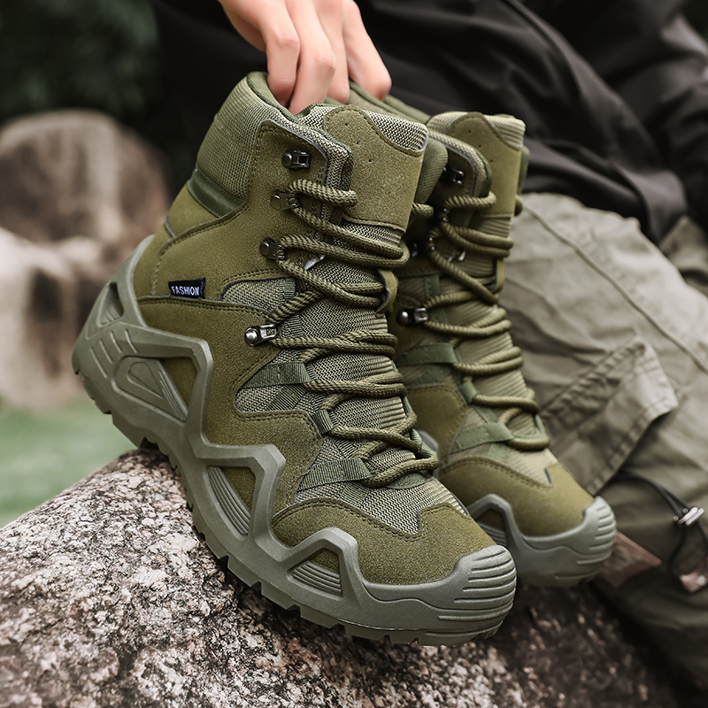 Waterproof, puncture-proof and smash-proof hiking boots